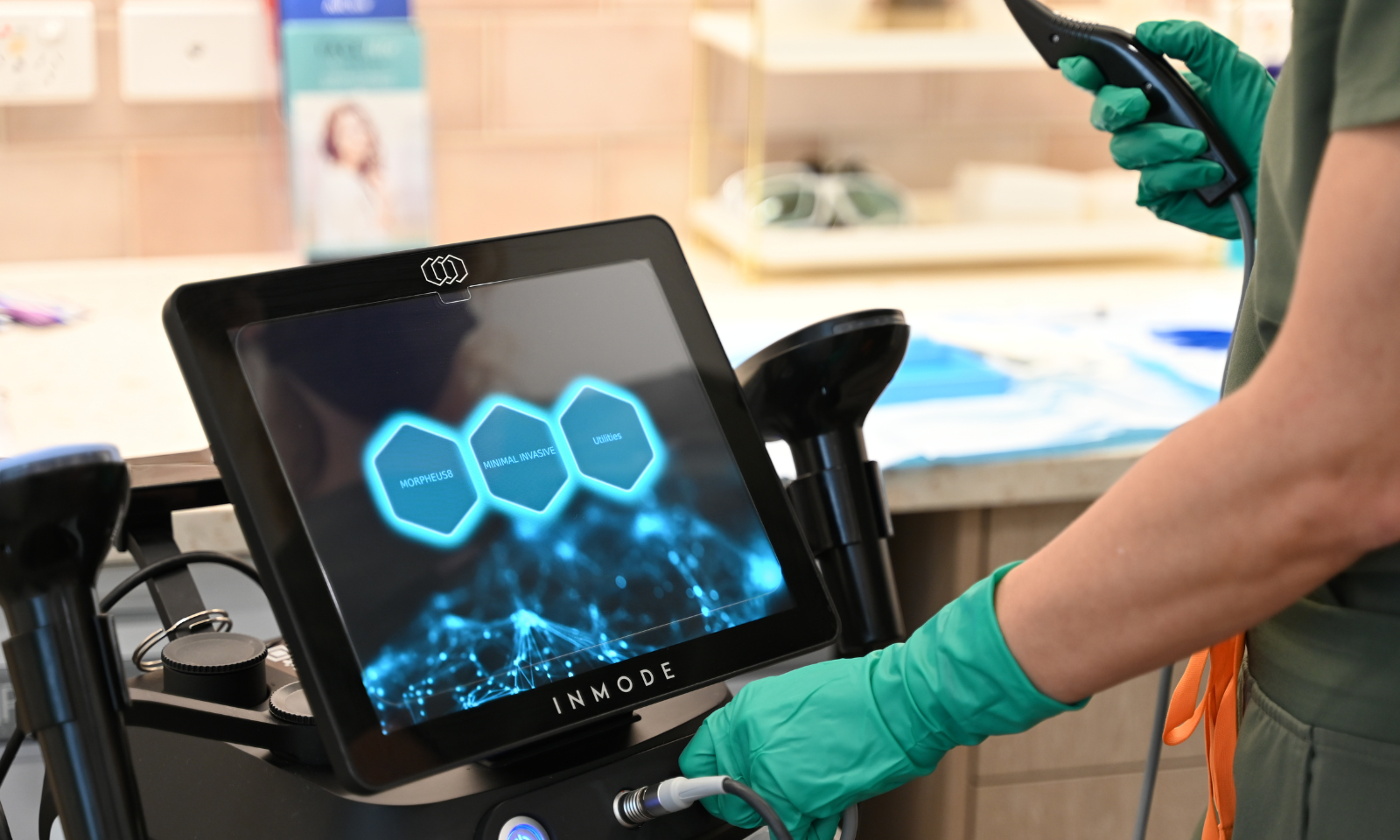 Clinical device screen shown for a FaceTite vs facelift blog post about surgical and non-surgical facial procedures.